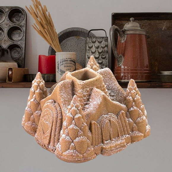 Nordic Ware Fairy Tale Castle Cottage Bundt Cake Pan 10 Cup 2.6 liters - Picture 7 of 8
